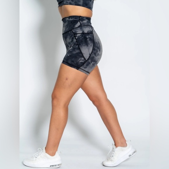 Vital Apparel Plush V2 Marble Biker Shorts 6" Wine Marble - Picture 1 of 5